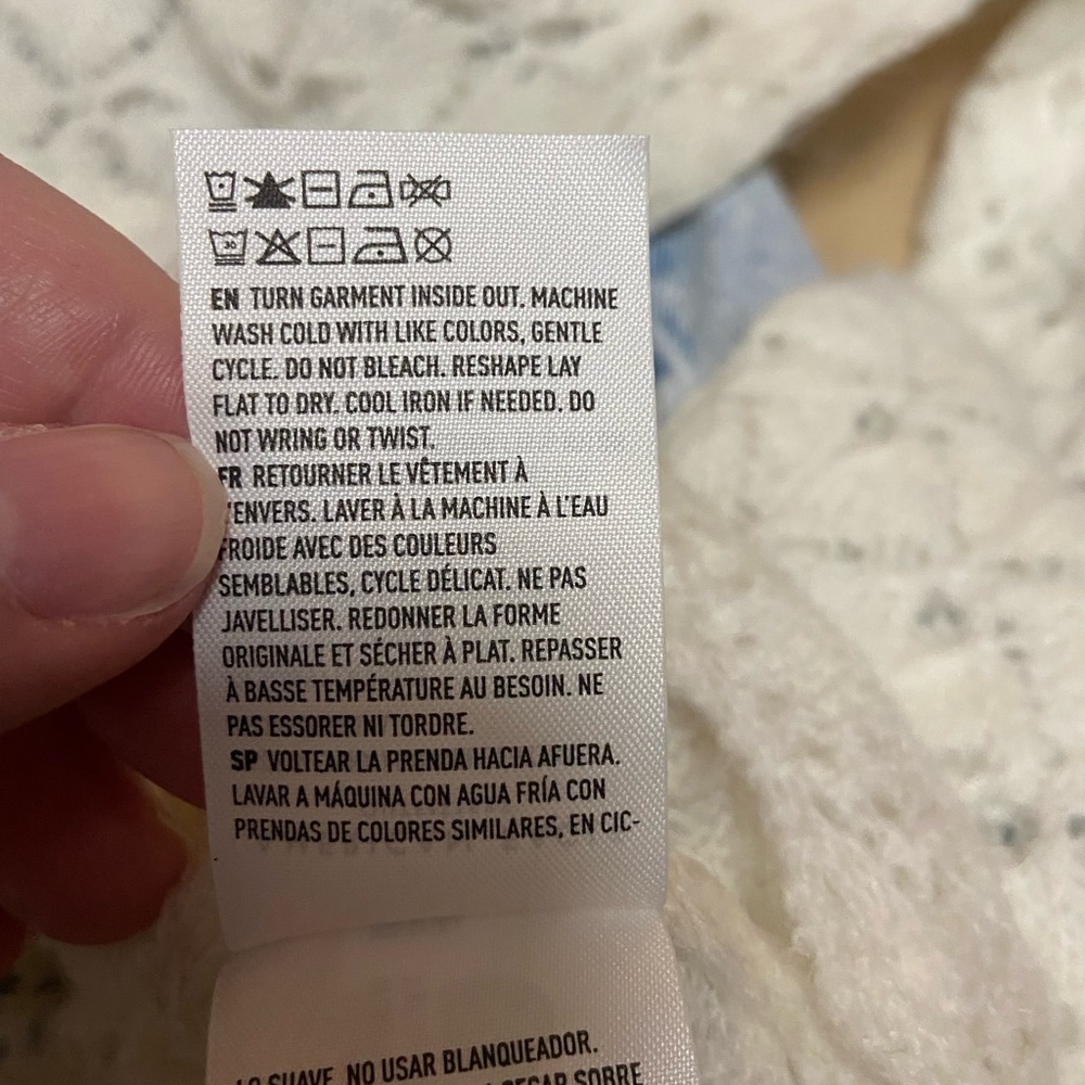 NWT! AE Cream Knit Sweater PLUS FREE TANK TOP - Picture 6 of 7